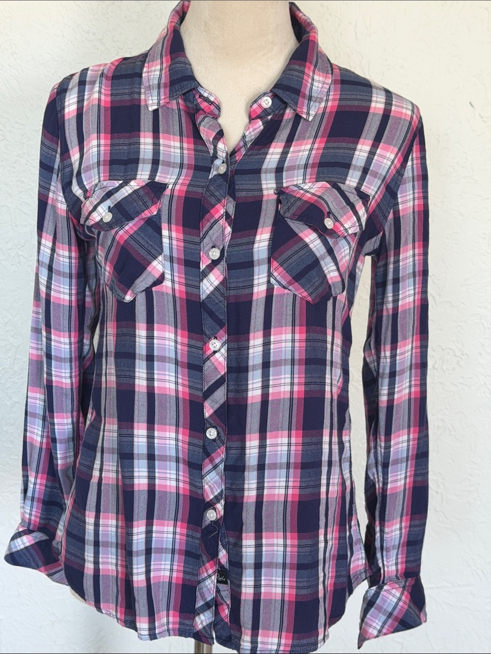 Rails Pink and Navy Plaid Button-Down Shirt size x-small EUC